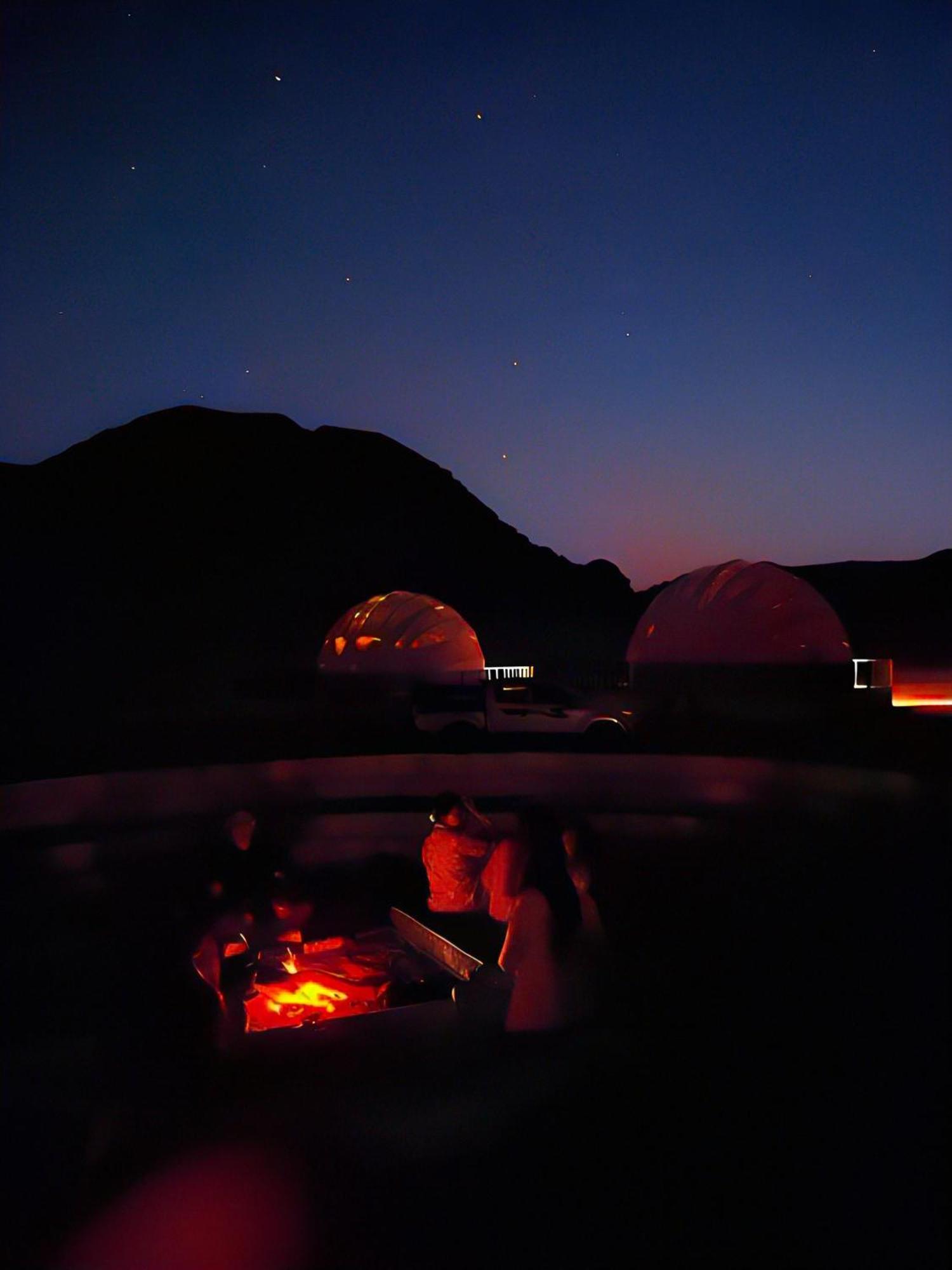 ホテル Wadi Rum Caeser Camp エクステリア 写真