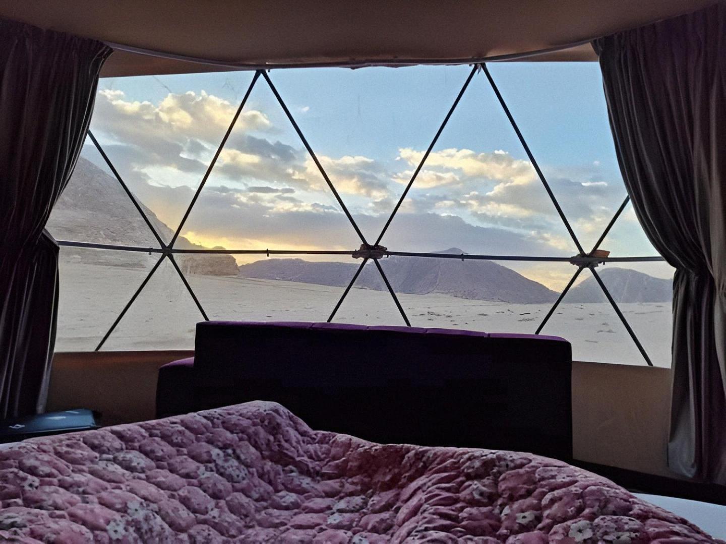 ホテル Wadi Rum Caeser Camp エクステリア 写真