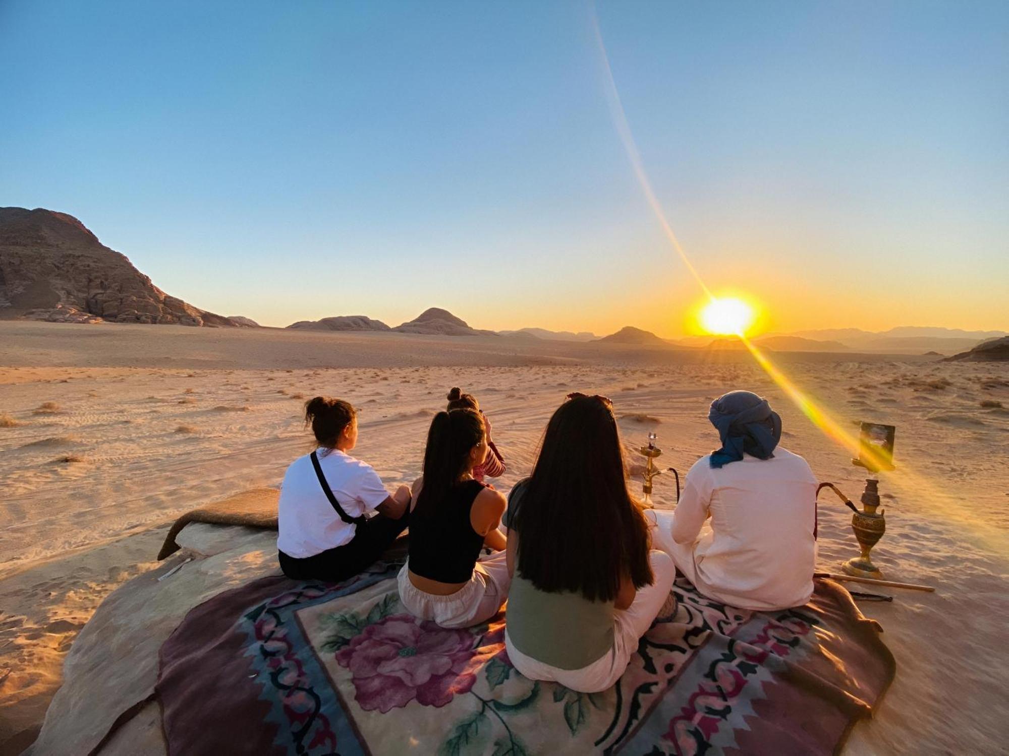 ホテル Wadi Rum Caeser Camp エクステリア 写真