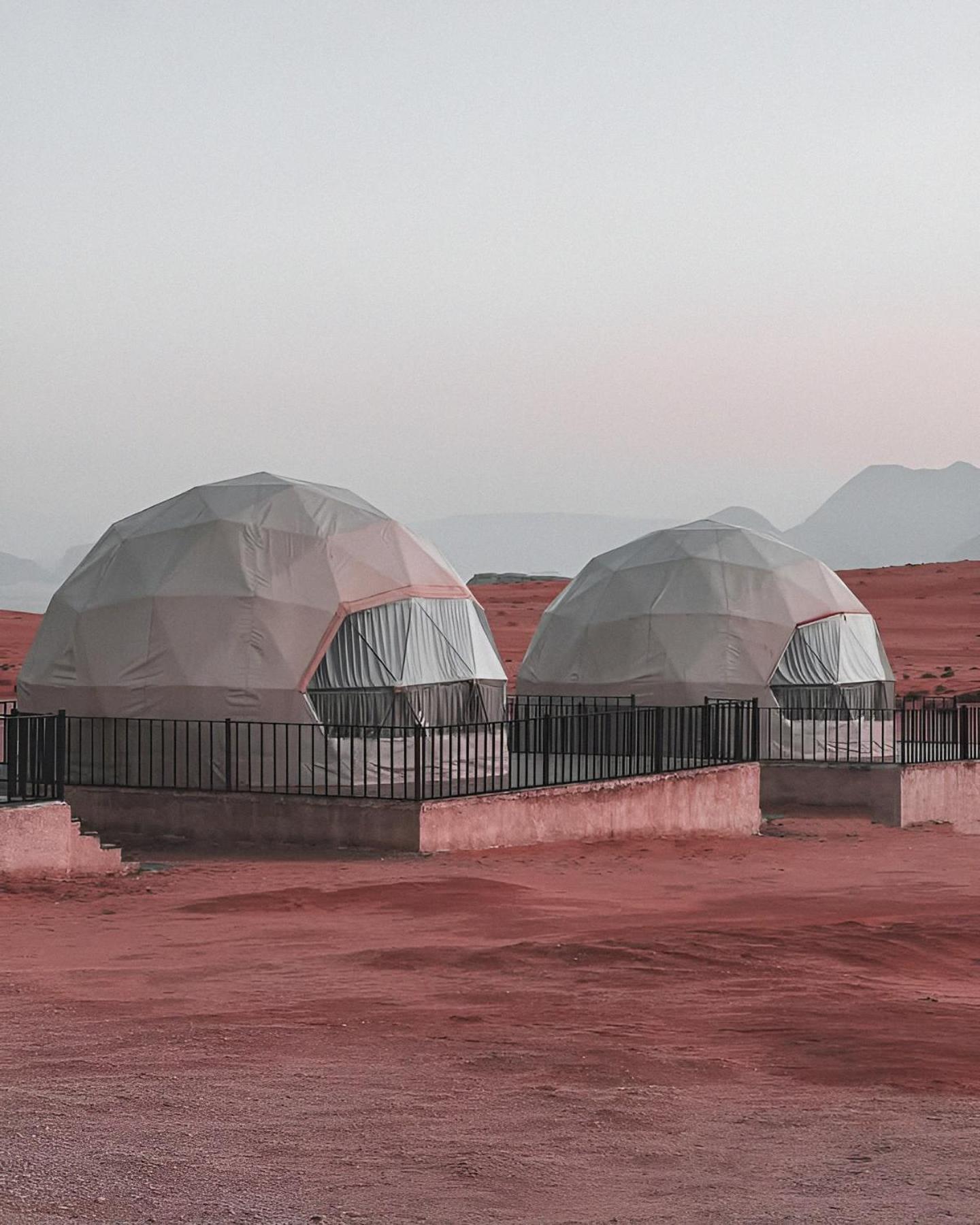 ホテル Wadi Rum Caeser Camp エクステリア 写真
