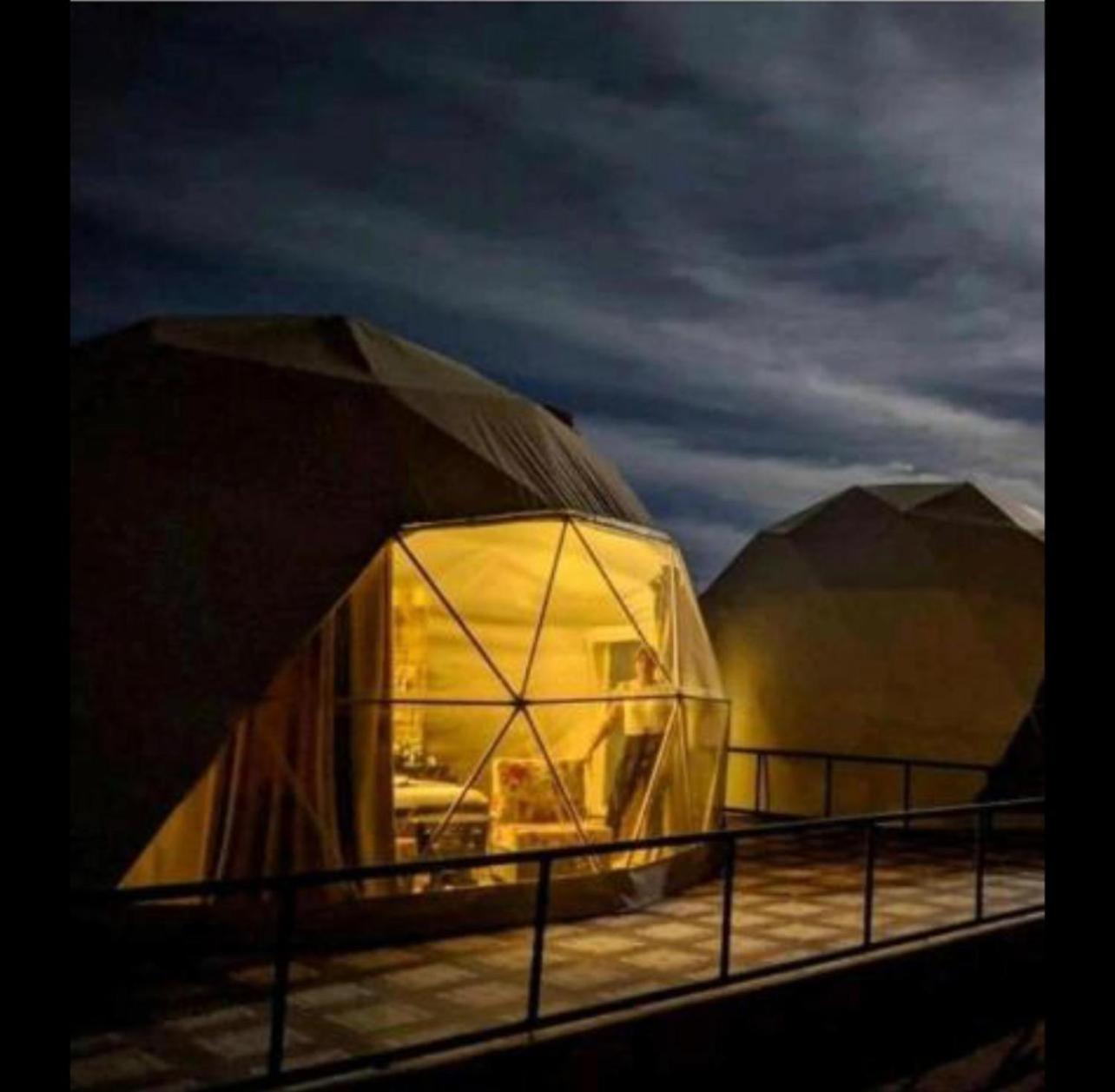 ホテル Wadi Rum Caeser Camp エクステリア 写真