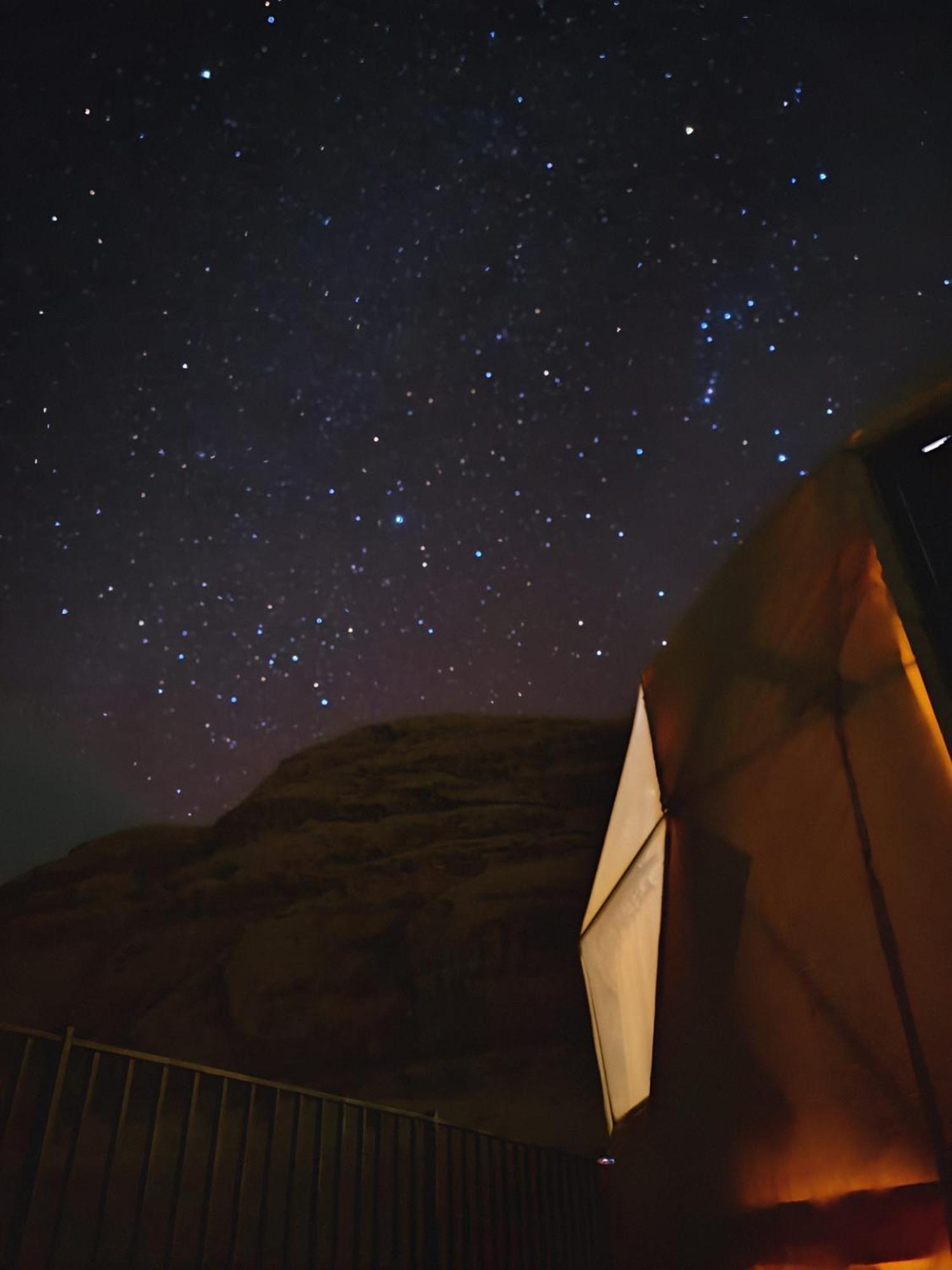 ホテル Wadi Rum Caeser Camp エクステリア 写真