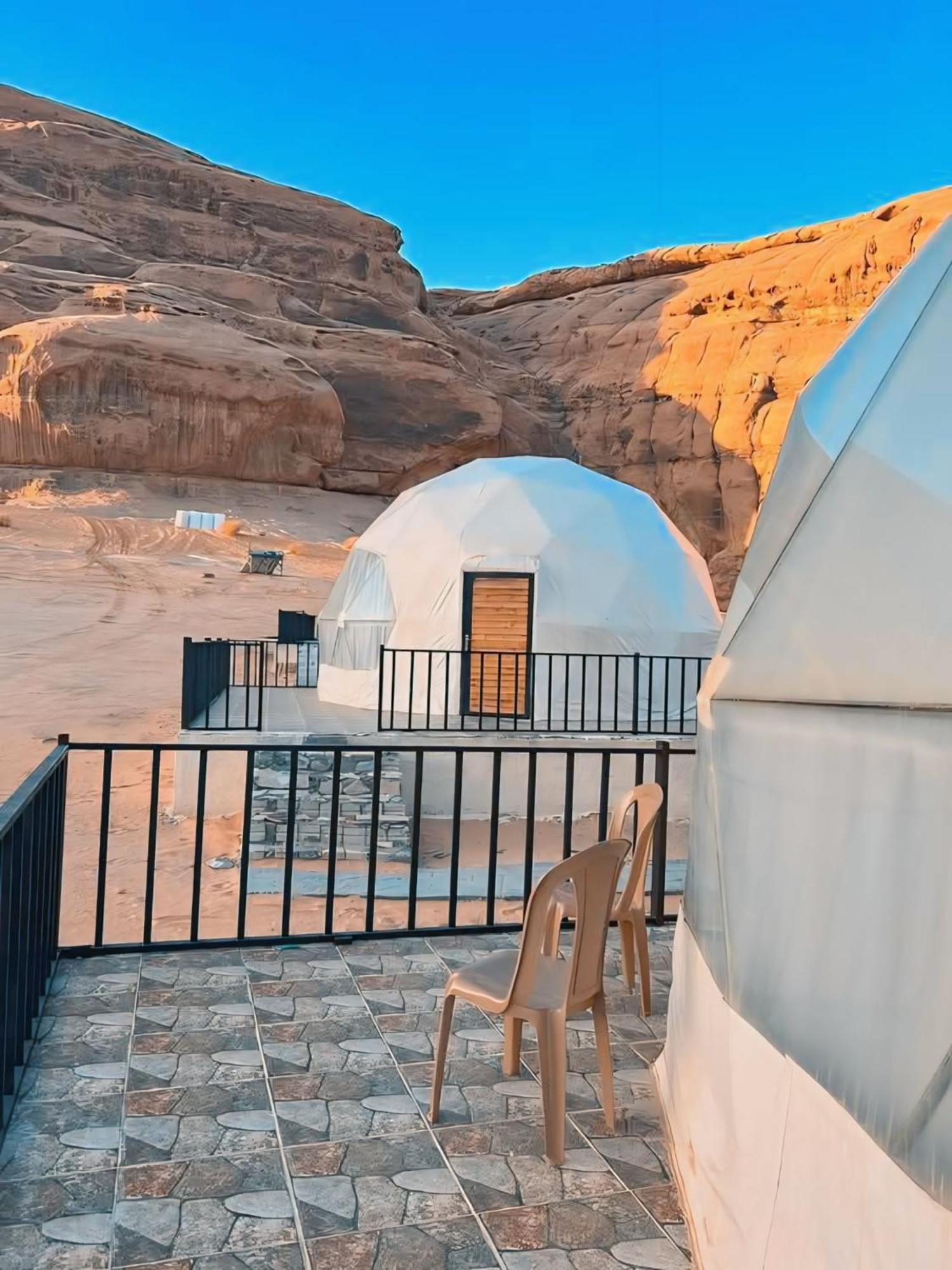 ホテル Wadi Rum Caeser Camp エクステリア 写真