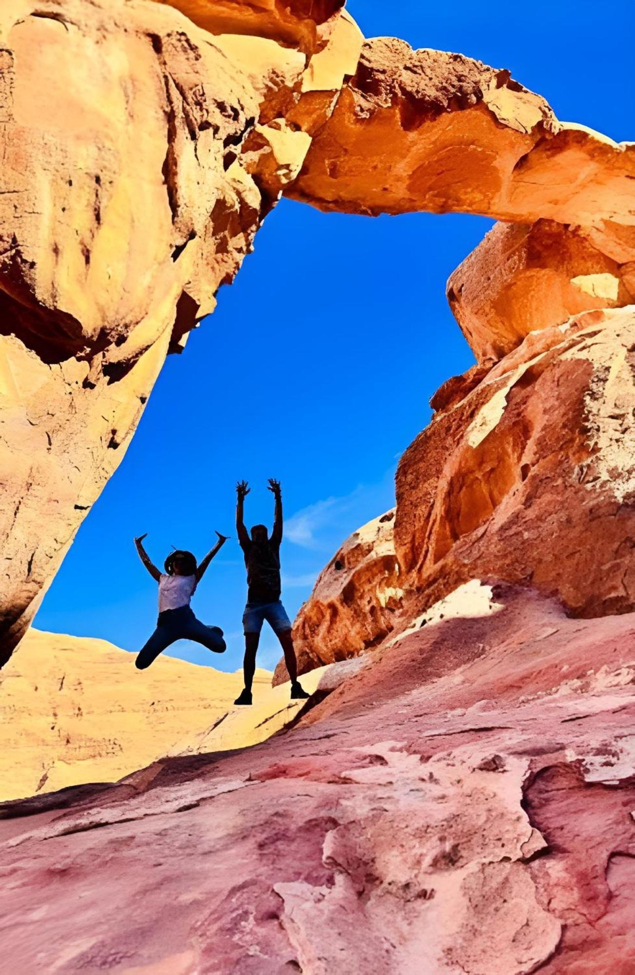 ホテル Wadi Rum Caeser Camp エクステリア 写真