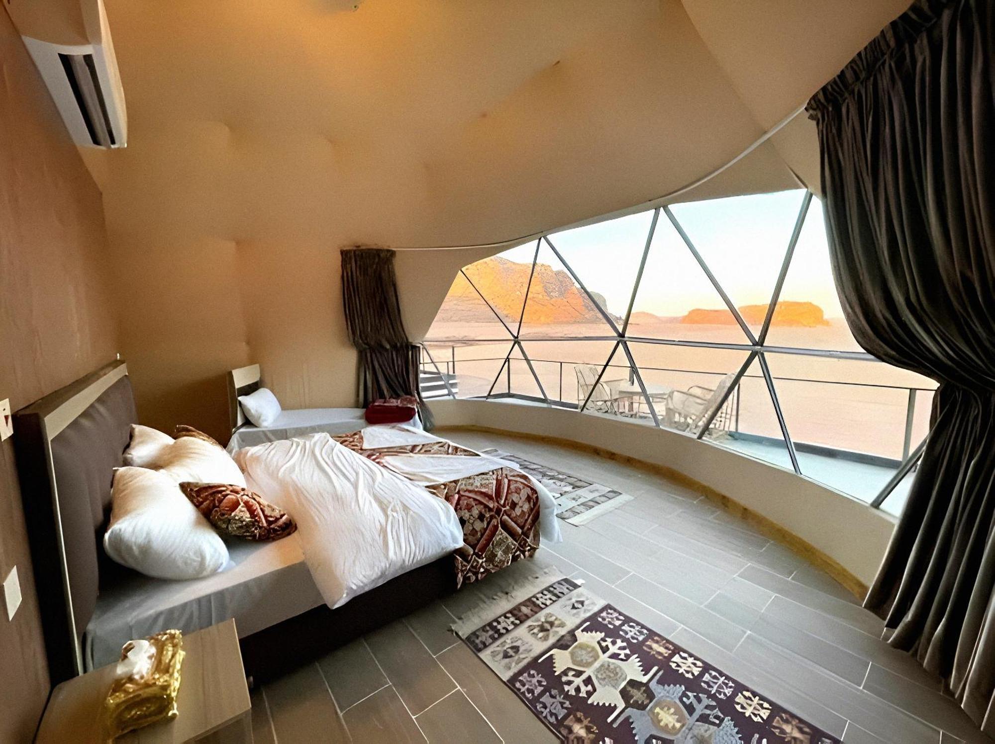 ホテル Wadi Rum Caeser Camp エクステリア 写真